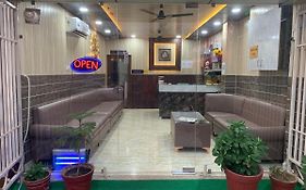 Hotel Happy Stay
